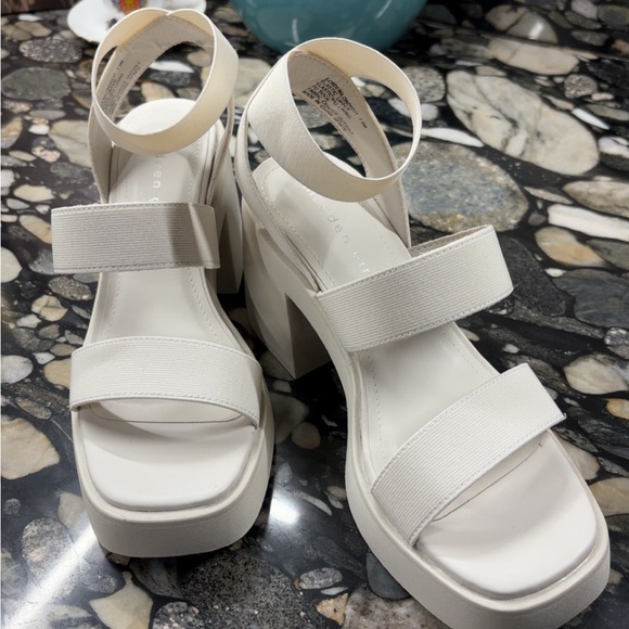 Madden Girl Shoes - 7.5 Madden Girl Elegant White Platform Sandals BRAND NEW